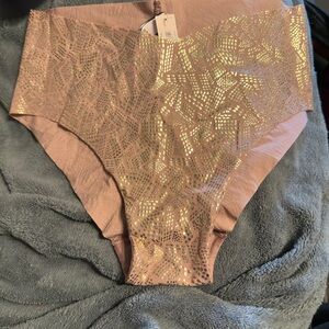 VS Victoria’s Secret Gold foil Patterned hiphugger size Large. New